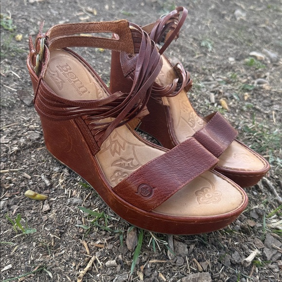 Born Shoes - Born wedge sandals